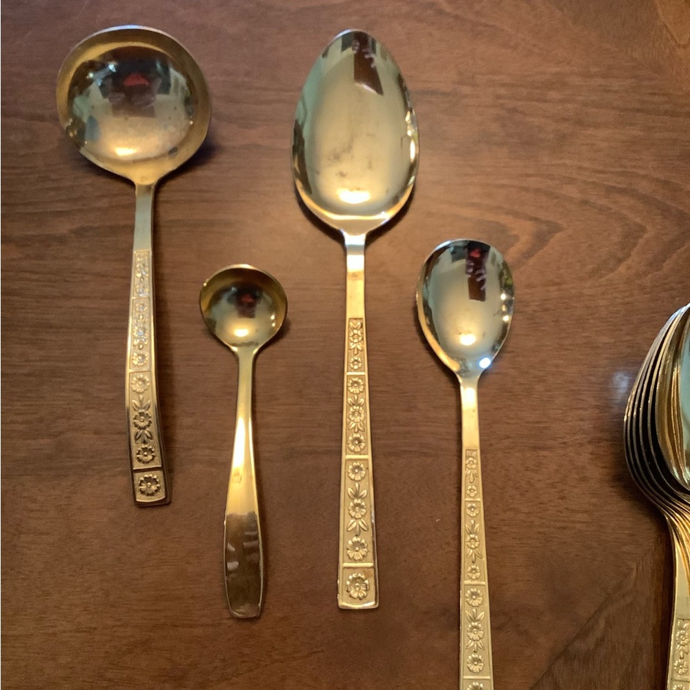 Vintage YamakaJapan StainlessSteel Flatware Floral Daisy MidCentury 48 Pieces